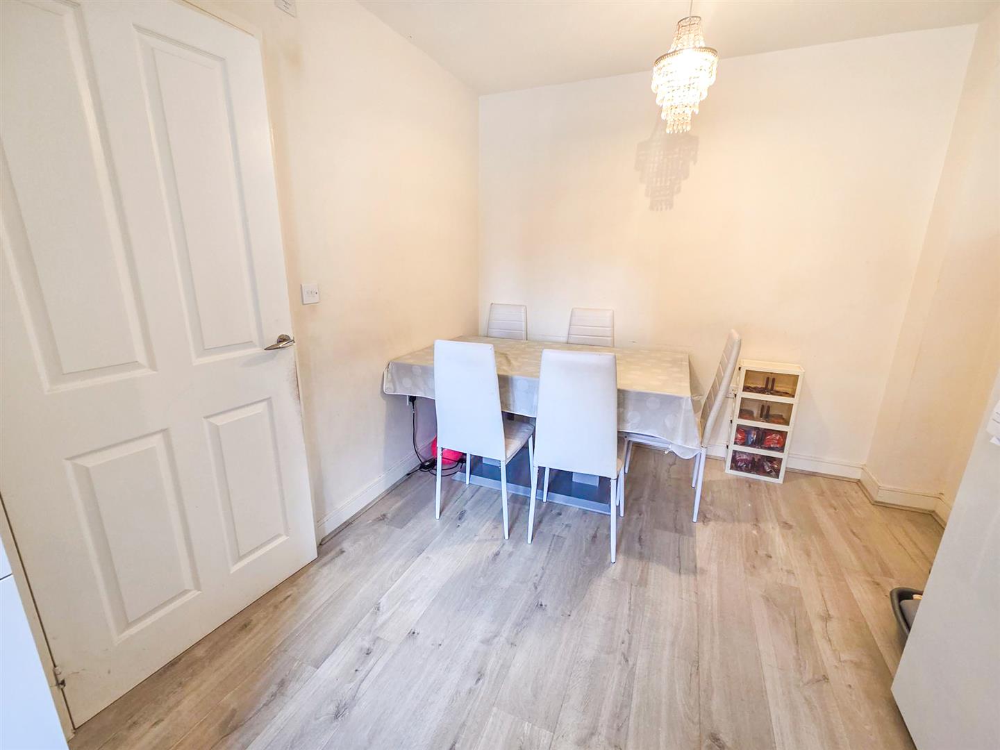 3 bed property in Dragonfly Crescent, Bedford